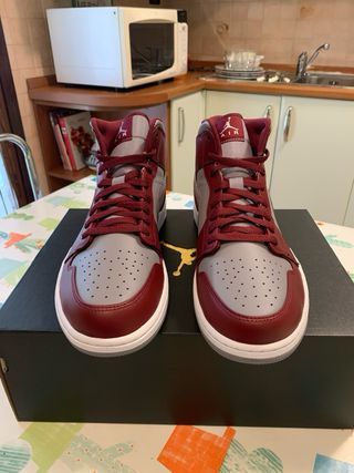 Air Jordan 1 MID cherrywood red/white tg 46/12