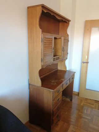 Mueble con escritorio estilo colonial