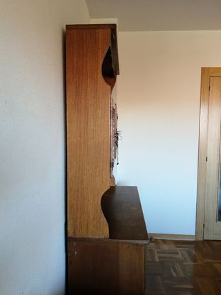 Mueble con escritorio estilo colonial