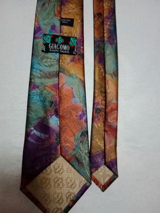 Corbata multicolor Marca Andreu?