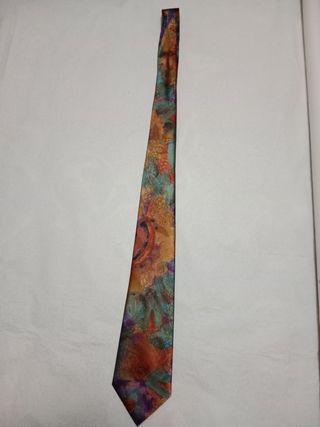 Corbata multicolor Marca Andreu?