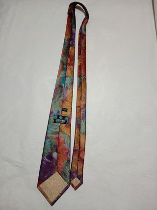 Corbata multicolor Marca Andreu?