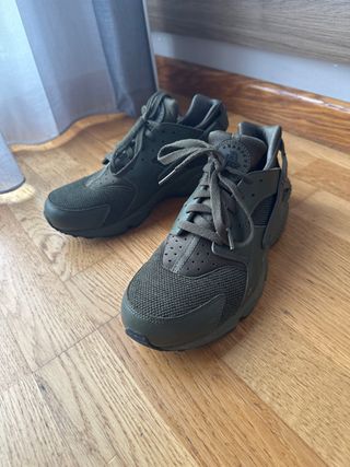 Nike Air Huarache verde militar talla 44
