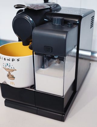 Cafetera Nespresso DeLonghi Lattisima Touch