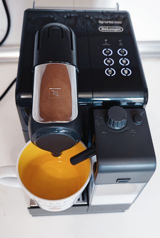 Cafetera Nespresso DeLonghi Lattisima Touch