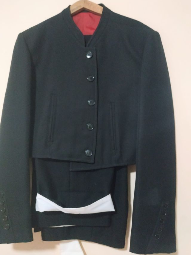 Chaquetilla corta negra romería