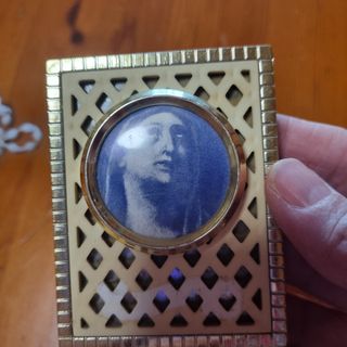 Lote religioso antiguo