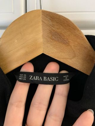 Chaqueta de ante negro de Zara talla XS