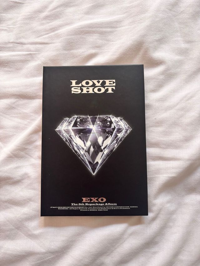 EXO álbum “LOVE SHOT” version Love