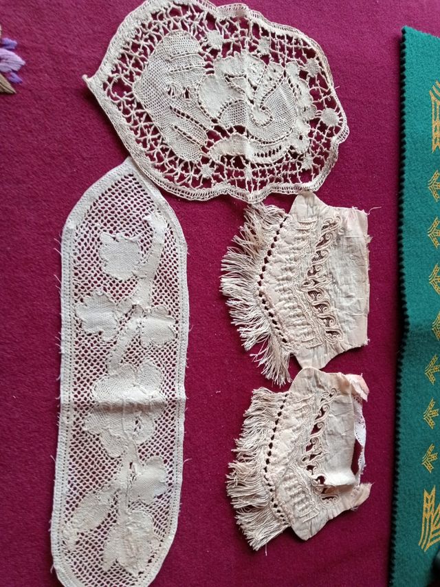 Encaje bolillo finisimo antiquísimo seda