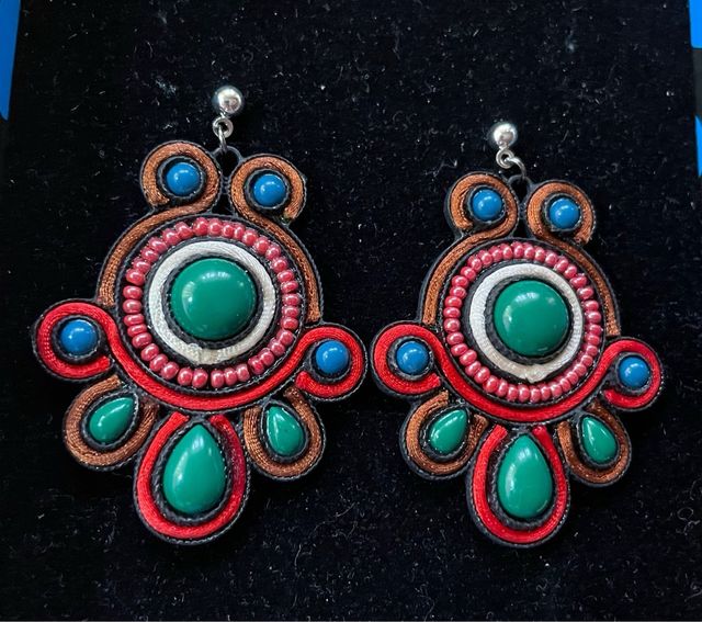 Pendientes filigranas colores