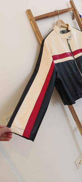 Chaqueta crop motorista.