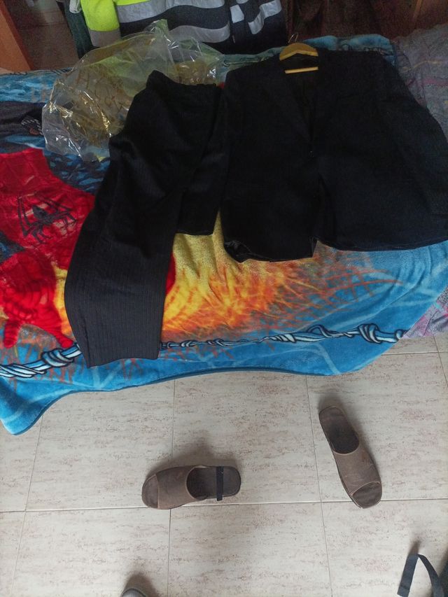 Traje ,está nuevo urgente la venta