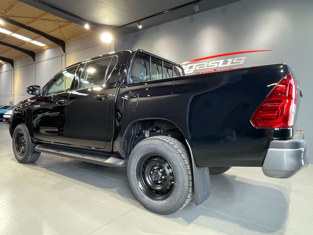 TOYOTA HILUX VX 2.8 D4D MANUAL MODEL YEAR 2025