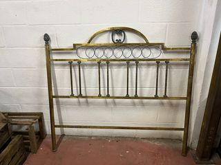Cabecero de bronce 