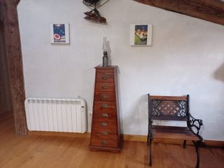 Comoda cajones Ledsley madera maciza
