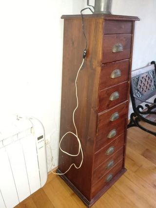 Comoda cajones Ledsley madera maciza