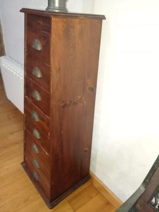 Comoda cajones Ledsley madera maciza