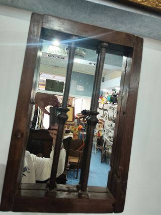 Antigua ventana de pera