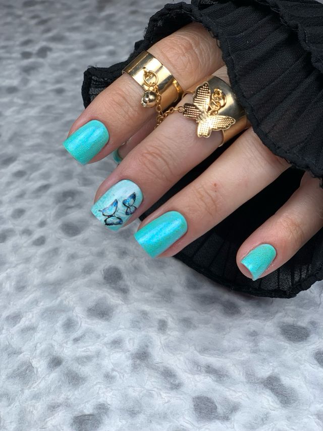 Uñas y Pedicura Premium