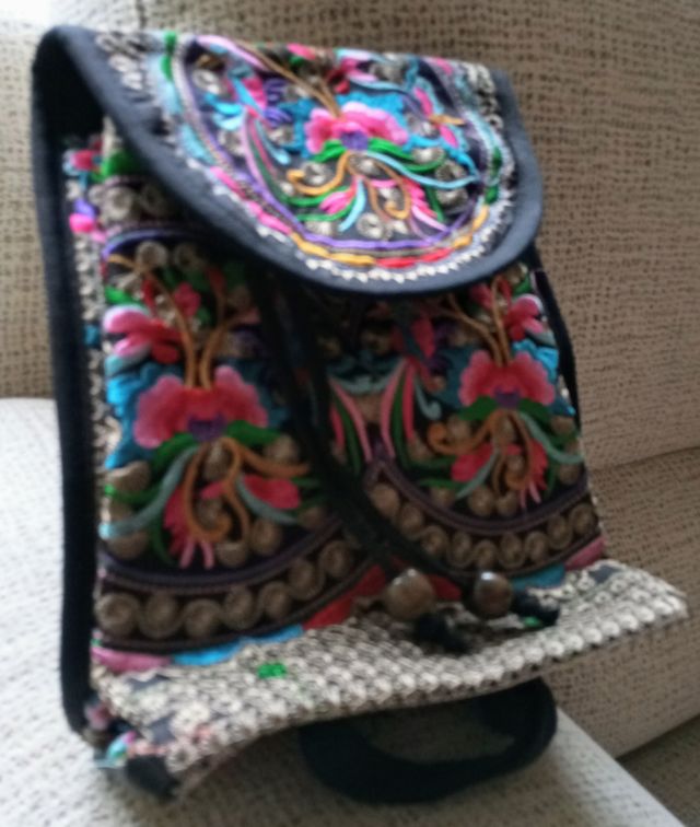 Mochila bordada