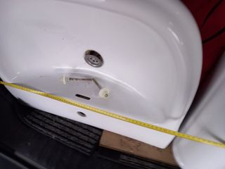Lavabo y pie marca Roca  