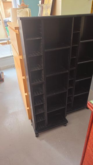 PAREJA DE MUEBLES NEGROS PARA CDS