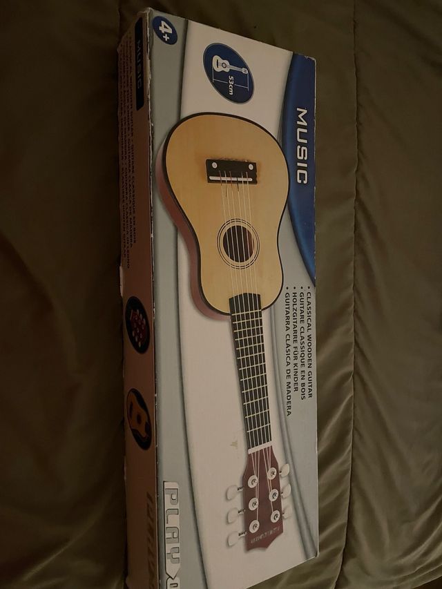 Guitarra clásica de madera