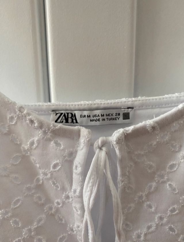 Top bordados Zara