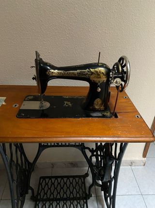 Maquina de coser antigua