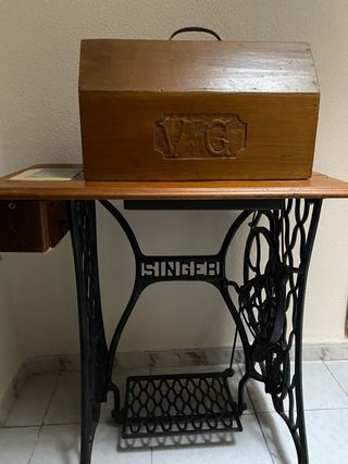 Maquina de coser antigua