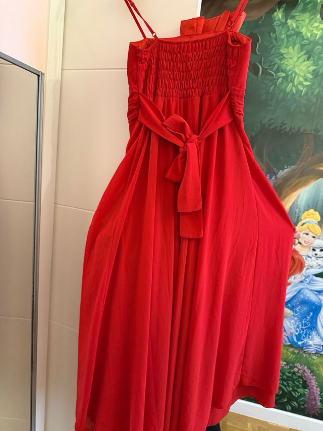 Elegante y precioso  nuevo vestido ECI solo 50