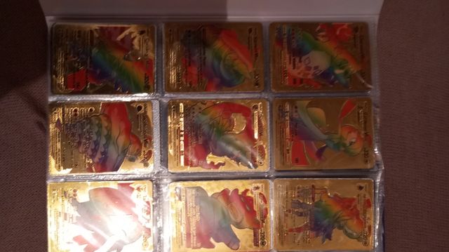 Album de POKEMON TRADING.Lleno de cromos.