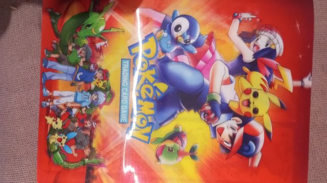Album de POKEMON TRADING.Lleno de cromos.