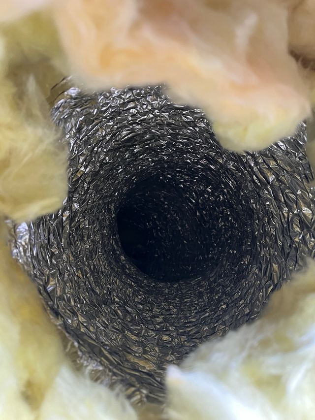 Tubo flexible aislado de 203 mm y 152 mm