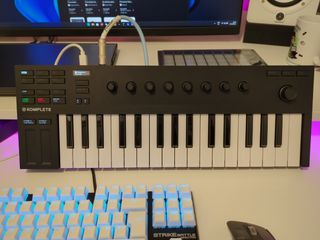 Komplete kontrol m32