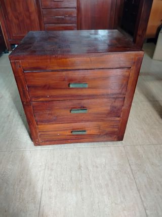 Mesita de comedor/noche.