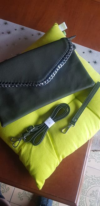 Borsa tracolla in simil pelle gommata verde