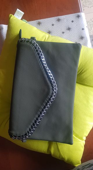 Borsa tracolla in simil pelle gommata verde