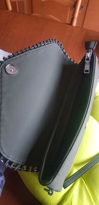 Borsa tracolla in simil pelle gommata verde