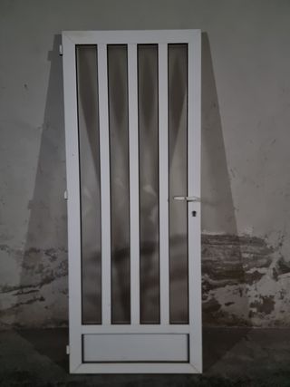 PUERTA de ALUMINIO