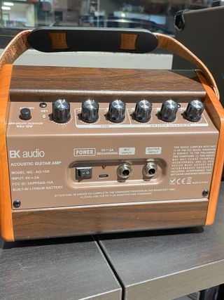  AMPLIFICADOR GUITARRA ACÚSTICA EK AG-15A