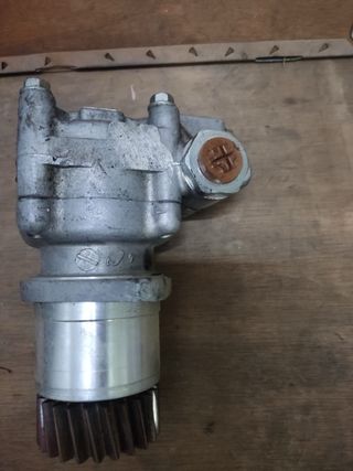 Bomba direccion camion 