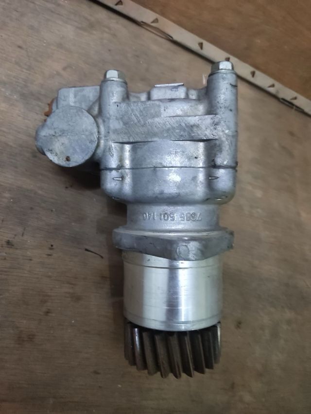 Bomba direccion camion 