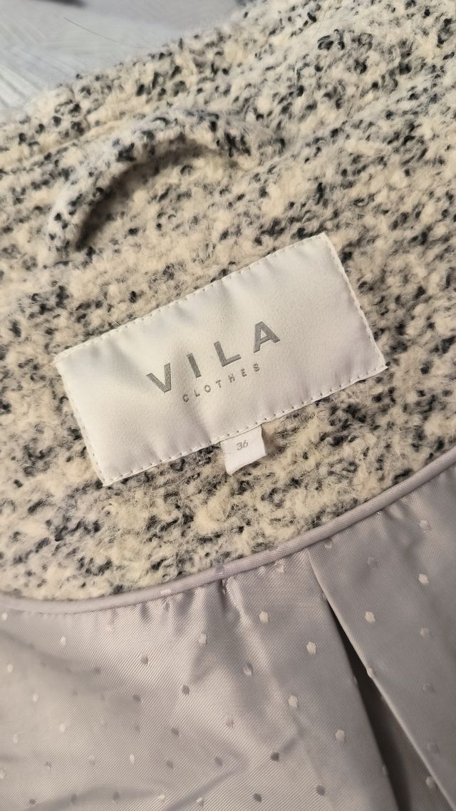 Abrigo de paño de Vila