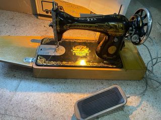 Maquina de coser singer