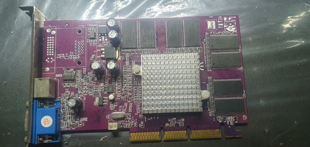 Vendo T.Grafica NVIDEA GeForce 4 MX440 AGP 