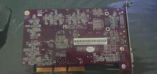 Vendo T.Grafica NVIDEA GeForce 4 MX440 AGP 