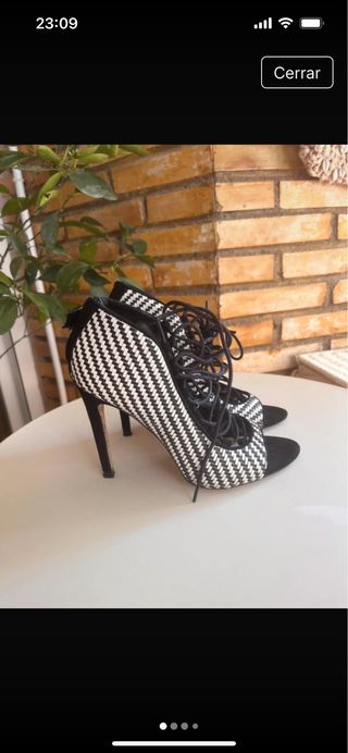 Zapato Zara blanco y negro
