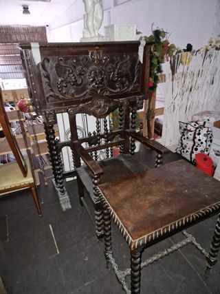 Bargueño más silla y mesa